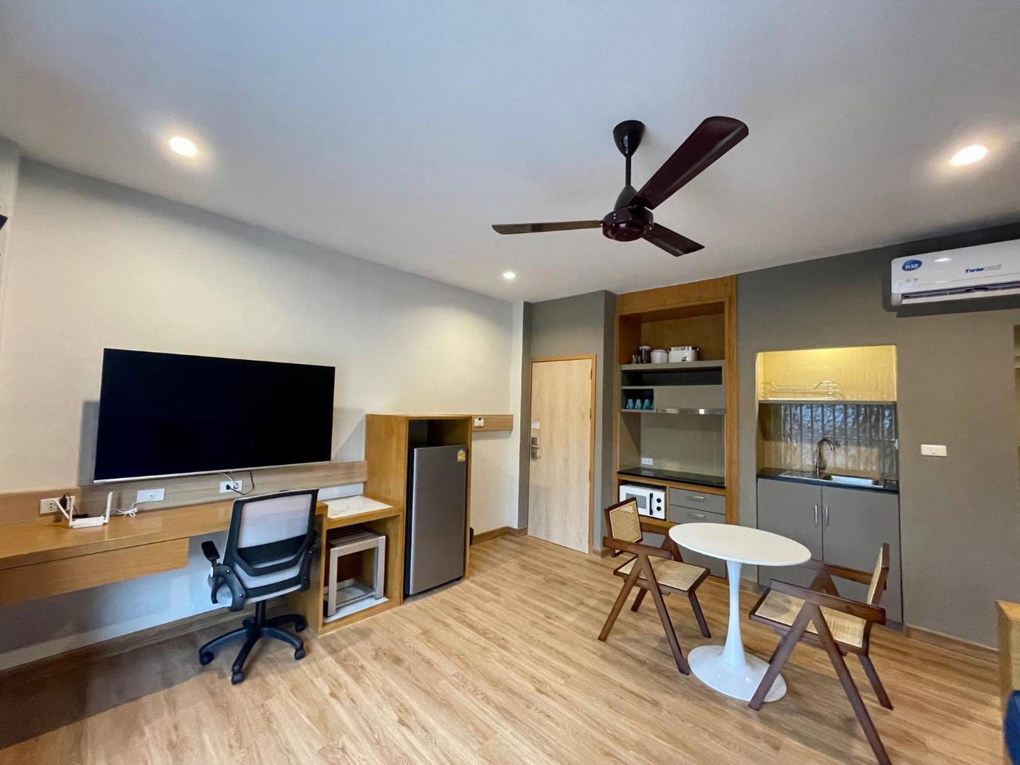 Room Actually Service Apartment Karon Εξωτερικό φωτογραφία