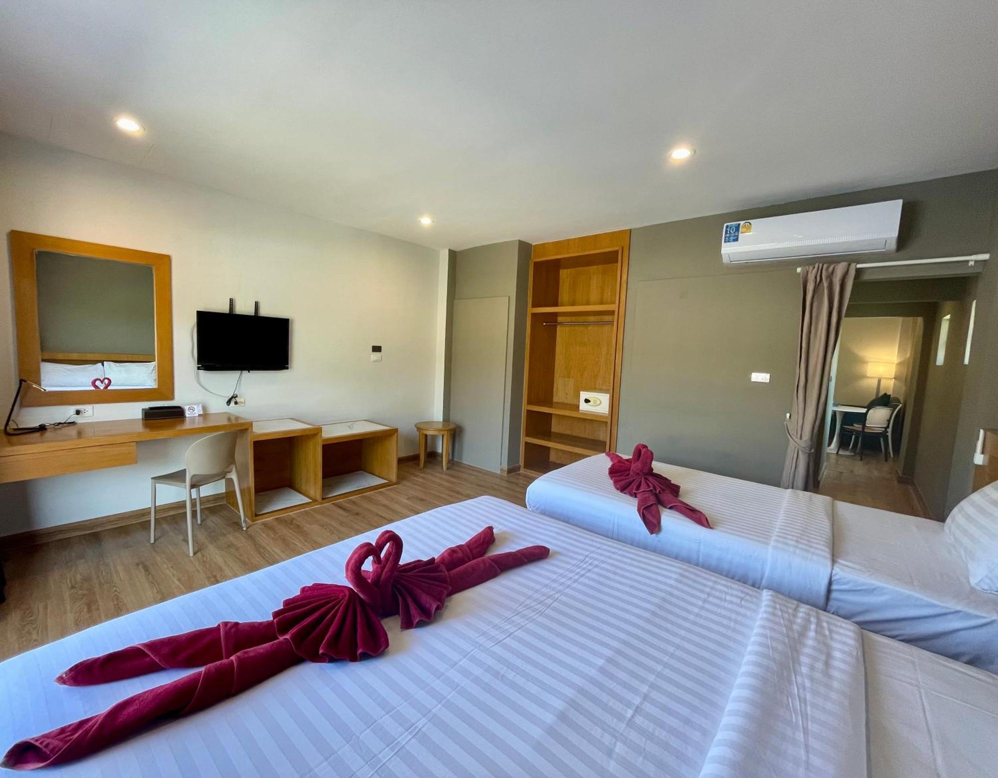Room Actually Service Apartment Karon Εξωτερικό φωτογραφία